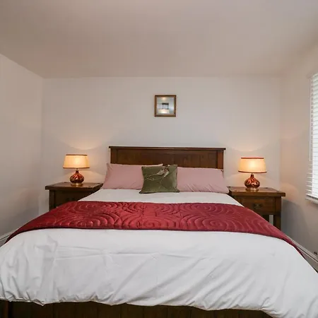 West Lakes Retreat 펜션 세인트 비즈