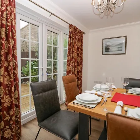 West Lakes Retreat Holiday home