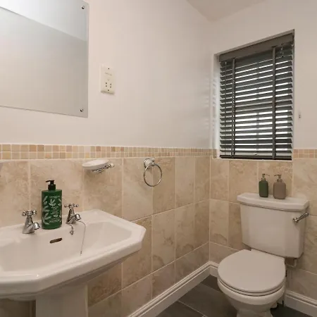 Holiday home West Lakes Retreat